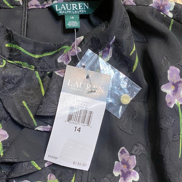 RALPH LAUREN Womens Black Front Ruffled Pleated Floral Print blouse
Size 14 - Picture 14 of 16